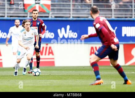 Eibar, Spanien. 10 Mär, 2018. (L - R) * Luka Modric* von Real Madrid CF während der SD Eibar vs Real Madrid CF, La Liga bei Ipurua Stadion in Eibar am 10. März 2018. (© DAVID CANTIBRERA/CORDON Cordon Drücken Drücken) Credit: CORDON PRESSE/Alamy leben Nachrichten Stockfoto