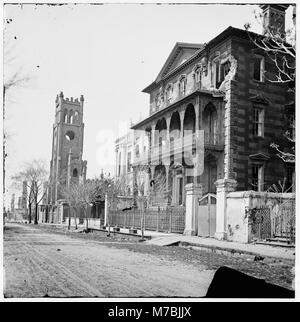 Charleston, South Carolina. Römisch-katholische Kathedrale, die von dem großen Brand im Jahre 1861 verbrannt und Dr. Gadsden Haus während der Bombardierung von Charleston LOC cwpb beschädigt. 03030 Stockfoto