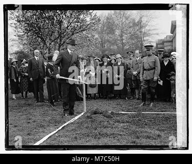 Herbert Hoover Spatenstich für Modell Haus LOC npcc. 08342 Stockfoto