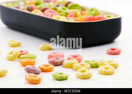 Nahaufnahme einer Schale Obst Loops Stockfoto