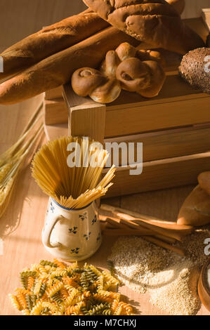 Nahaufnahme von Pasta mit Brot Stockfoto