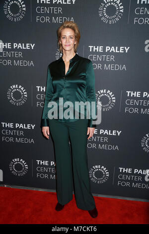 New York, NY - 8. März 2018: Janet McTeer besucht die Paley Center für Medien präsentiert: ein Abend mit Jessica Jones an den Paley Center für Medien Stockfoto