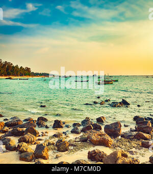 Marine bei Sonnenuntergang. Schöne Landschaft auf den Indischen Ozean. Tolle Aussicht. Stockfoto