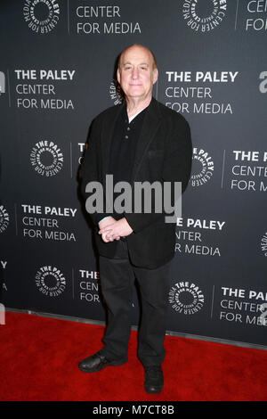 New York, Vereinigte Staaten. 08 Mär, 2018. Jeph Loeb besucht die Paley Center für Medien präsentiert: ein Abend mit Jessica Jones an den Paley Center für Medien Credit: Lev Radin/Pacific Press/Alamy leben Nachrichten Stockfoto