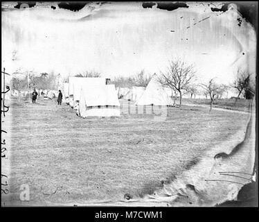 Ein historisches Bild, das ein Ballonlager in der Nähe von Falmouth, Virginia, zeigt den Einsatz von Heißluftballons während militärischer Operationen oder Aufklärungsaktivitäten. Stockfoto