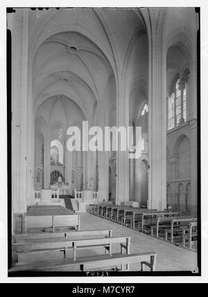 Französische Kirche & Waisenhaus von "Jesus Jugendlichen" in Nazareth. Int (erior) der Basilika von links der Mittelgang LOC 14780 matpc genommen. Stockfoto