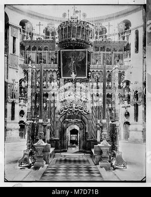 Dieses Bild zeigt das Grab Christi in der Grabeskirche in Jerusalem, ein ikonischer und heiliger Ort des Christentums, der von Pilgern auf der ganzen Welt verehrt wird. Stockfoto