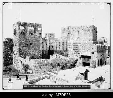 Ein historisches Foto von Jerusalem, das die Türme von David und Hippicus zeigt, bedeutende Wahrzeichen in den alten Festungen der Stadt. Stockfoto