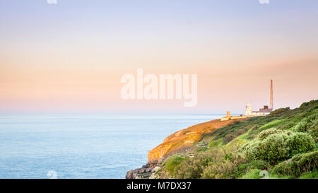 Amboss Point Lighthouse, Durlston Kopf, Dorset bei Sonnenaufgang. Stockfoto