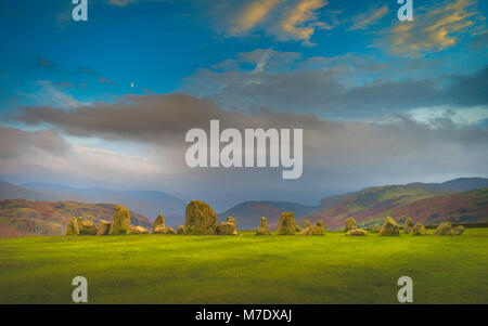 Castlerigg Steinkreis gebaut wurde vermutlich um 3200 v. Chr. (späte Jungsteinzeit/frühen Bronzezeitliche) und ist damit einer der frühesten Steinkreise in Brit Stockfoto