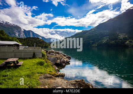 Wunderschöne Natur Norwegen Naturlandschaft. Lovatnet See. Stockfoto