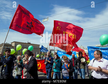 Voronezh, Russland - 01.Mai 2017: Prozession der Teilnehmer der May Day Demonstration auf Lenin Avenue, Voronezh Stockfoto