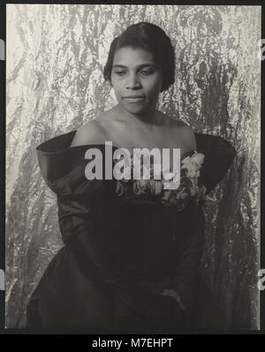 Dieses Porträt von Marian Anderson, einer der berühmtesten afroamerikanischen Opernsängerinnen, unterstreicht ihre Karriere und ihren Beitrag zu den Künsten. Stockfoto