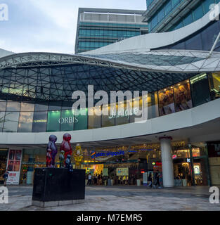 Foyer bis Markt Einkaufszentrum in der Orchard Road, Singapur. Stockfoto