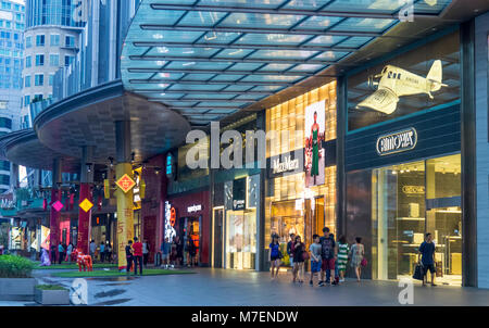 Foyer bis Markt Einkaufszentrum in der Orchard Road, Singapur. Stockfoto