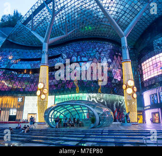 Foyer bis Markt Einkaufszentrum in der Orchard Road, Singapur. Stockfoto