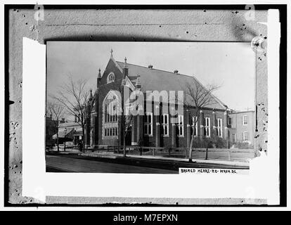 Ein Foto der katholischen Kirche des Heiligen Herzens in Washington, D.C., zeigt ihren architektonischen Stil und ihre religiöse Bedeutung in der Stadt. Stockfoto
