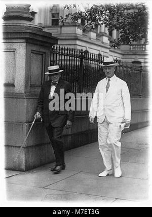 Außenminister Henry L. Stimson und ehemalige Secy. Frank B. Kellogg Verlassen des State Dept., 25. Juli 1929 LCCN 2002695688 Stockfoto