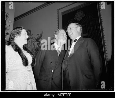 Sen. Robert Taft, John Hamilton, Frau Robert Taft LCCN 2016863085 Stockfoto