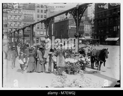 Käufer an Ostermarkt, Union Sq., New York LCCN 2014683253 Stockfoto