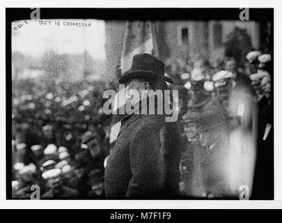 Ein Foto von William Howard Taft, dem 27. Präsidenten der Vereinigten Staaten, während seines Besuchs in Crookston, Minnesota, spiegelt seine Präsidentschaftspflichten und sein öffentliches Engagement wider. Stockfoto