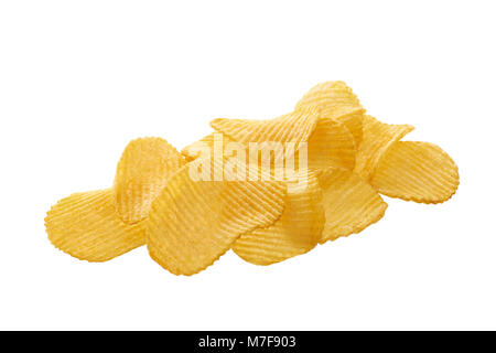 Kartoffelchips auf weißem Hintergrund Stockfoto