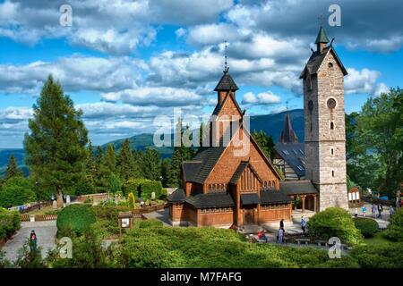 Mittelalterliche Norwegische Kirche von Vang in Norwegen Stabkirche und wieder errichtet 1842 in Karpacz, Polen Stockfoto