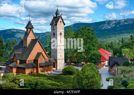 Mittelalterliche Norwegische Kirche von Vang in Norwegen Stabkirche und wieder errichtet 1842 in Karpacz, Polen Stockfoto