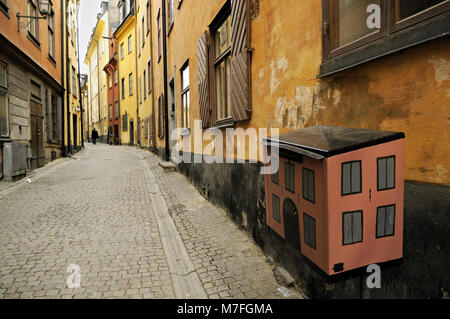 Malerische Mailbox in einer Gasse von Gamla Stan, Stockholm, Schweden Stockfoto