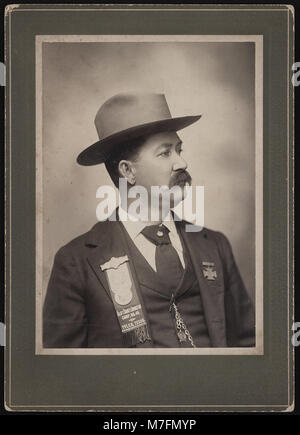 Nicht identifizierte Bürgerkriegveteran von U.C.V. Albert Sidney Johnston Lager Nr. 48 in Uniform mit Orden) - von C.R. Yancy, der Fotograf, Tyler, Texas LCCN 2017658728 Stockfoto