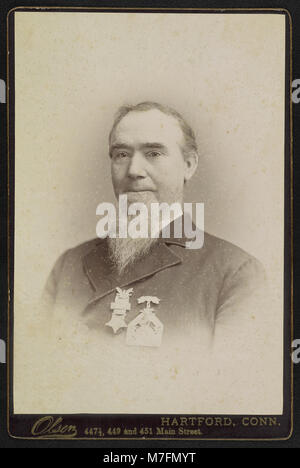 Dieses Foto zeigt einen nicht identifizierten Bürgerkriegsveteranen mit Medaillen der Grand Army of the Republic, aufgenommen in Olsens Studio in Hartford, Connecticut. Das Bild zeigt die Rolle des Veteranen bei der Nachkriegsfeier. Stockfoto