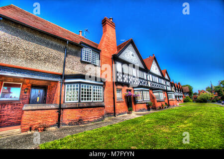 Dorf Port Sunlight, England. Künstlerische Ansicht der William Owen entwickelt Häuser auf Port Sunlight's Park Road. Stockfoto