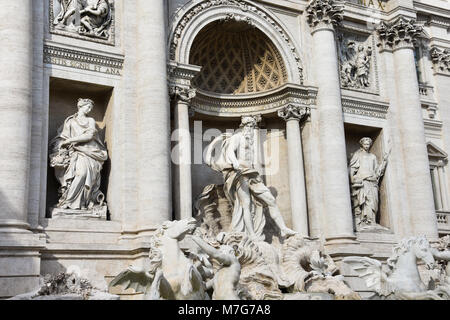 Der Trevi Brunnen (Fontana di Trevi) Rom, Italien Stockfoto