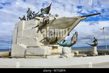 Goleta Ancud Schoner Monument und Brunnen, Punta Arenas, Chile Stockfoto