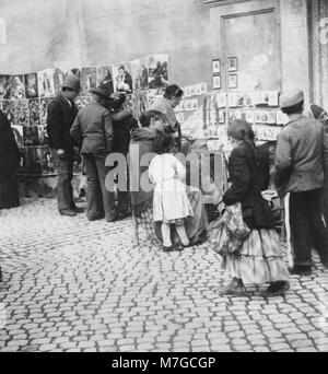 Primoli, Giuseppe - Straßenverkäufer von Heiligenbildern (Zeno Fotografie) Stockfoto