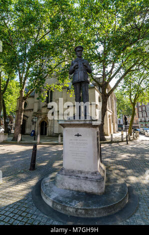 Statue von Air Chief Marshal Lord Dowding, City of London, Großbritannien Stockfoto