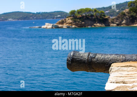 Alte Kanone auf der Insel Skiathos Stockfoto