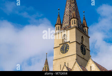 Der lutherischen Kathedrale der Heiligen Maria, der bekannteste gotische Kirche in Hermannstadt, die im 14. Jahrhundert auf den anderen 12. gebaut wurde - Stockfoto