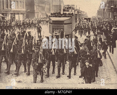1911 aktuelles Foto, die 1911 UK General transport Streik mit Truppen marschieren in Liverpool (Bloody Sunday) Stockfoto
