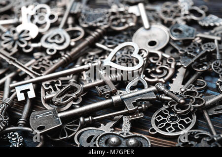 Full Frame Foto der verschiedenen antiken Tasten Stockfoto