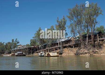 Raddampfer vertäut am historischen Hafen von Echuca auf dem Murray River. In den 1870er Jahren Echuca war Australiens größte Binnenhafen. Stockfoto