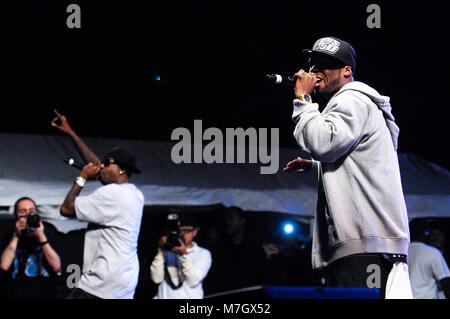 Rapper Tony Yayo und Curtis '50 Cent' Jackson von der G-Unit führt auf dem Dies ist 50 Festival at Governor's Island am 3. Oktober 2009 in New York. Stockfoto