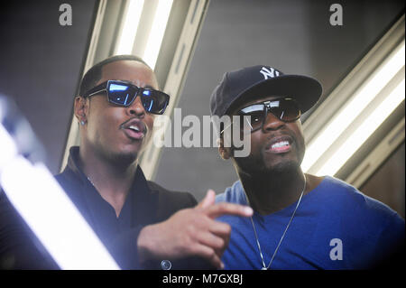 Jeremih und 50 Cent auf - an der Jeremih mit 50 Cent Musik Video für 'Down On Me" am 17. November 2010 gesetzt. Stockfoto