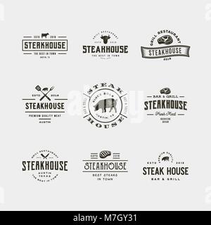 Satz von Vintage steak house Logos. im Retrostil Grill restaurant Embleme, Abzeichen, Designelemente, Logo vorlagen. Vector Illustration Stock Vektor