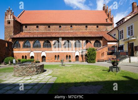 Auf dem Hof des Gotischen Burg das Fürstbistum Ermland in Olsztyn, Polen. Stockfoto
