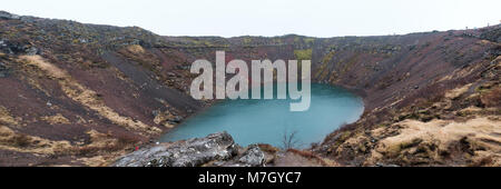 Kerið (oder kerid) ist ein vulkankrater See im Bereich Grímsnes im Süden Islands, entlang der Golden Circle Stockfoto