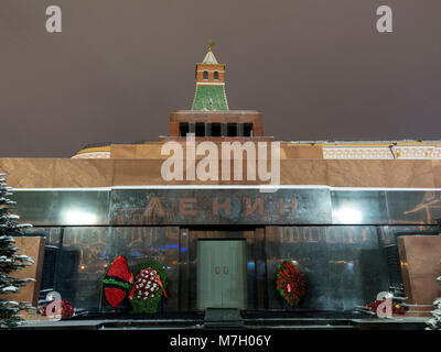 Eingang zum Grab Lenin-mausoleum am Roten Platz in Moskau. Stockfoto