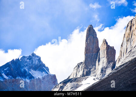 Dramatische Bergspitzen im Torres del Paine Nationalpark, Patagonien, Chile Stockfoto