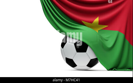 Burkina Faso Nationalflagge drapiert über einen Fußball-Fußball-Kugel. 3D-Rendering Stockfoto