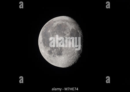 Die 17-Tage alten abnehmenden gibbous Mond. Stockfoto